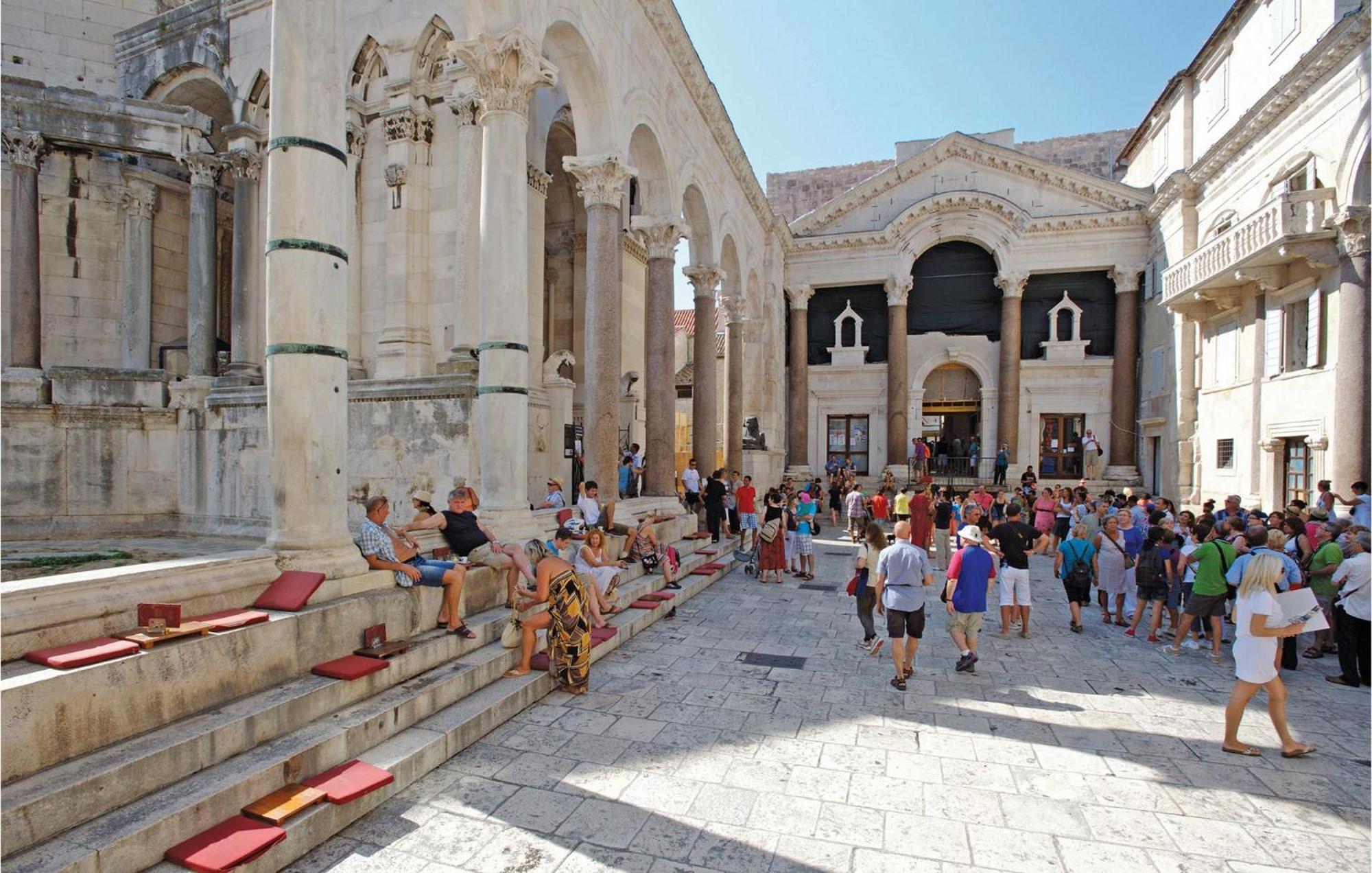 Lovely Home In Split With Jacuzzi Eksteriør bilde