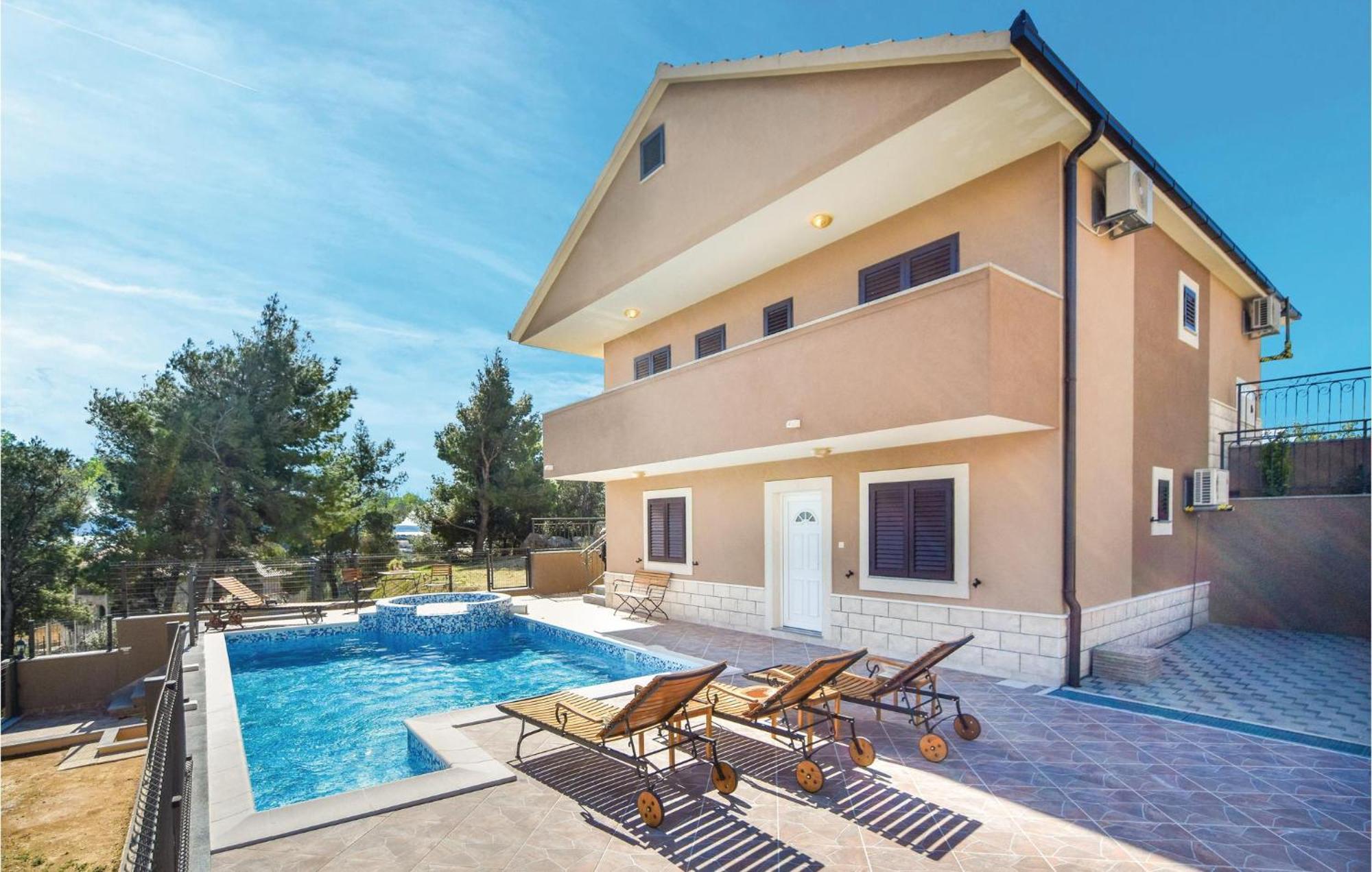Lovely Home In Split With Jacuzzi Eksteriør bilde