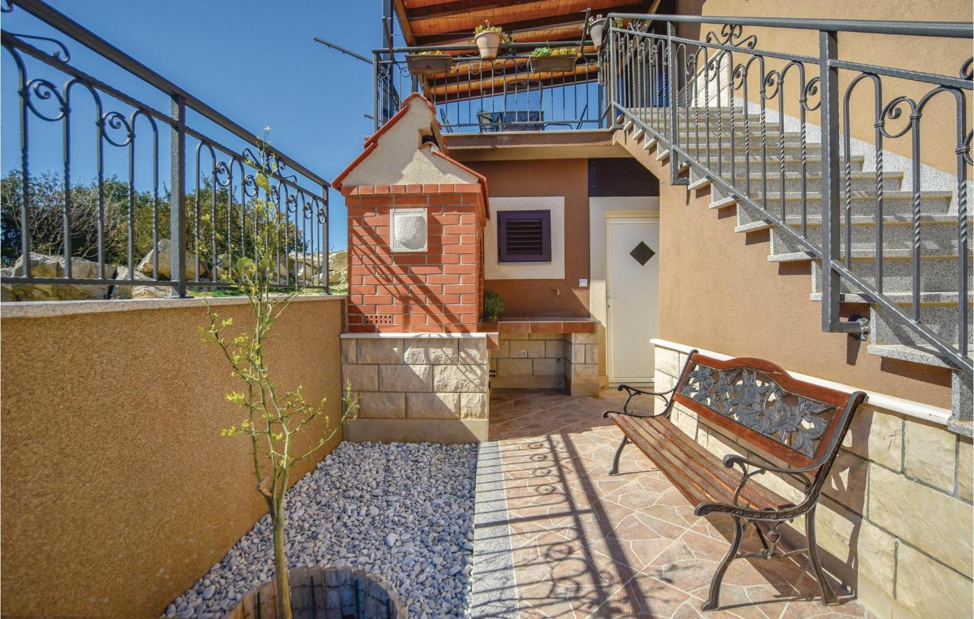 Lovely Home In Split With Jacuzzi Eksteriør bilde