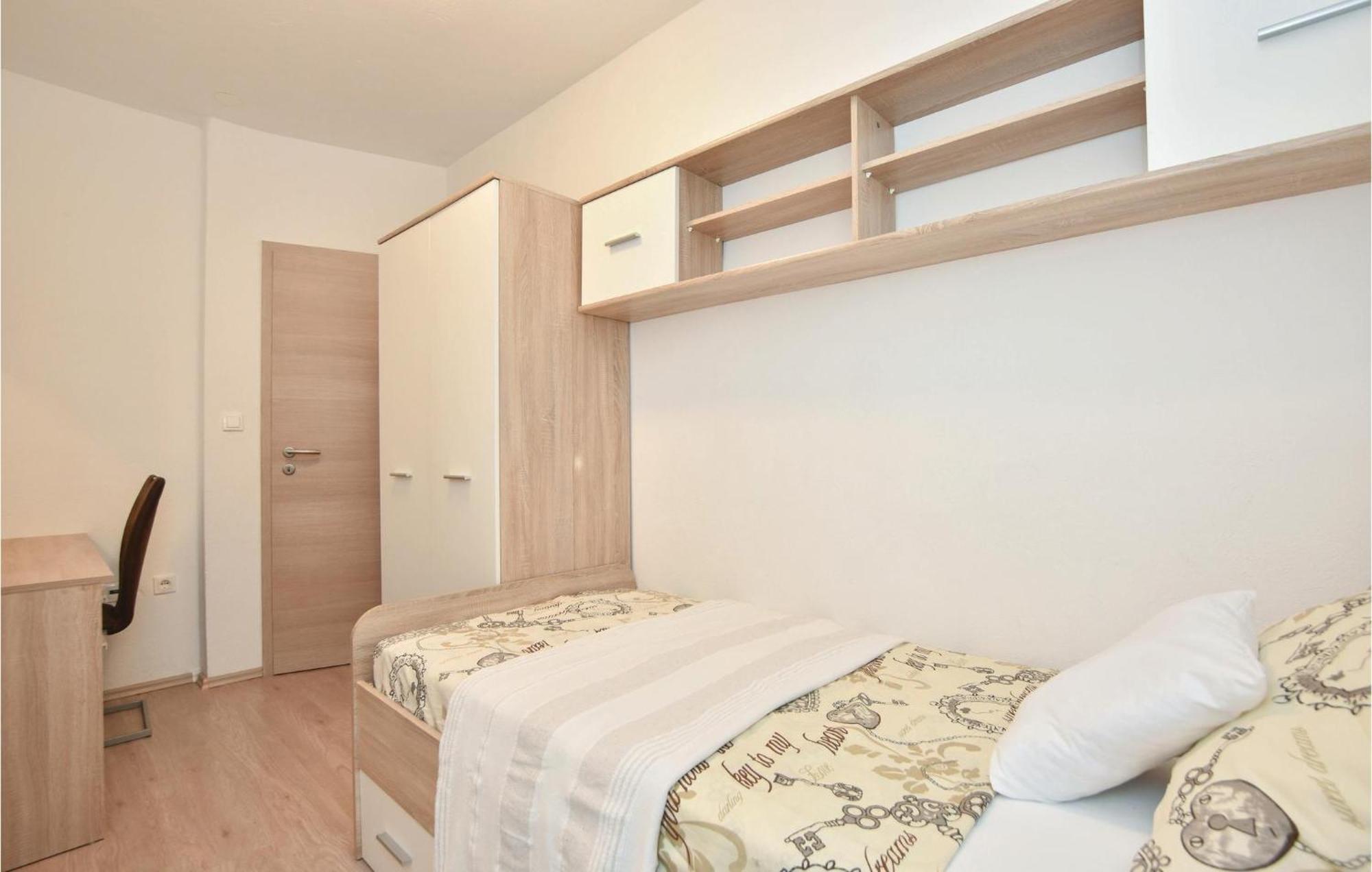 Lovely Home In Split With Jacuzzi Eksteriør bilde