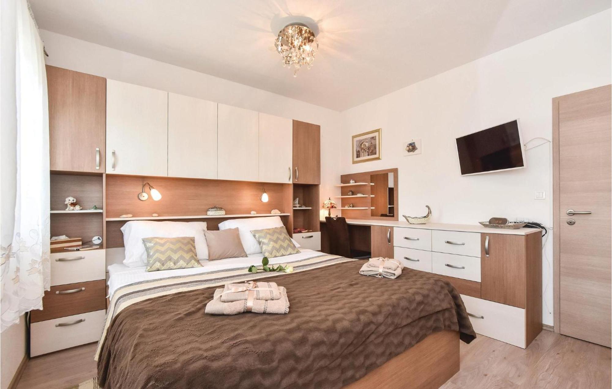 Lovely Home In Split With Jacuzzi Eksteriør bilde